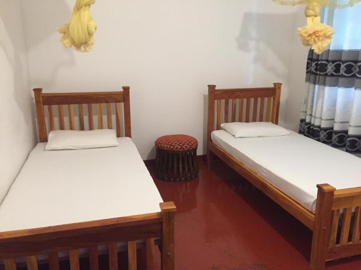 Best Hostel Yala 티사마하라마 외부 사진