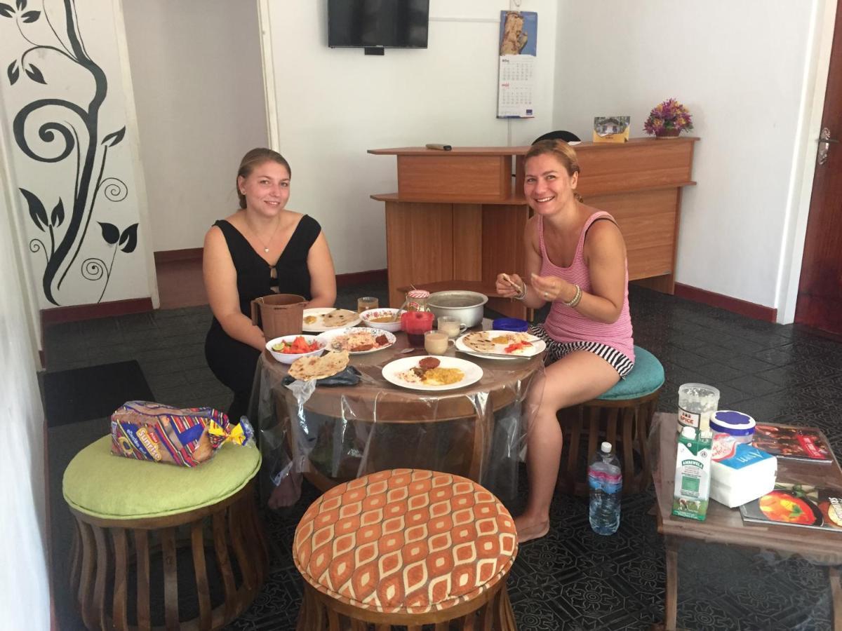 Best Hostel Yala 티사마하라마 외부 사진